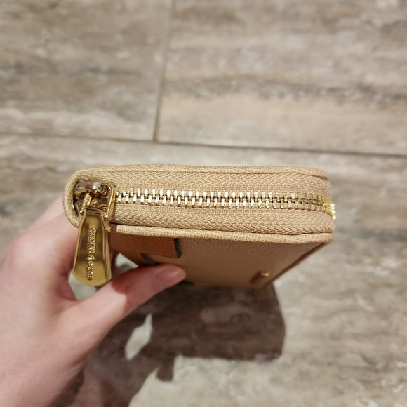 NEW (with tags) CHARLES & KEITH Wallet with zipper - Picture 4 of 8